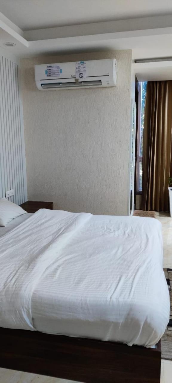 Hotel Maira Dehradun Bagian luar foto