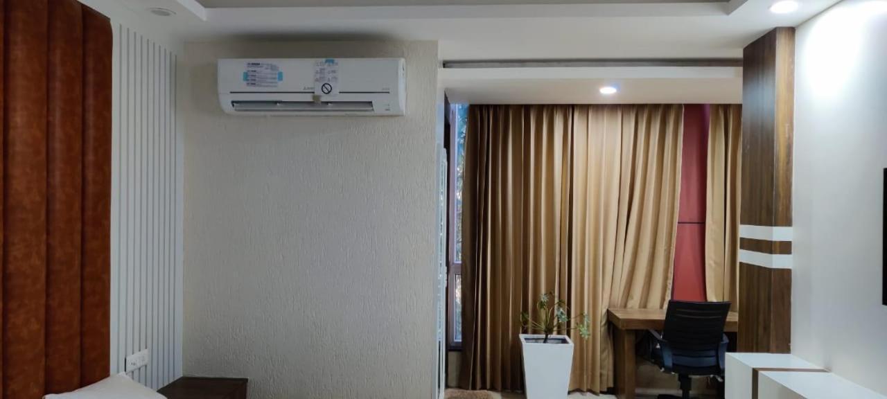 Hotel Maira Dehradun Bagian luar foto
