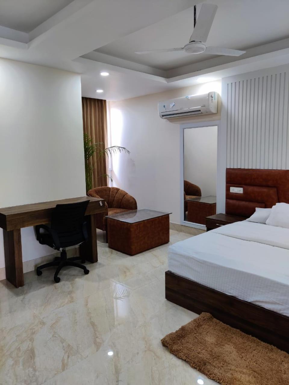 Hotel Maira Dehradun Bagian luar foto