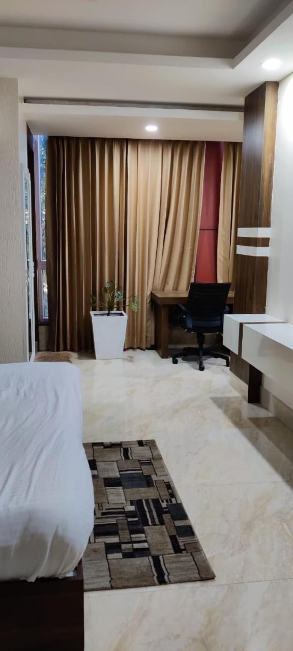 Hotel Maira Dehradun Bagian luar foto