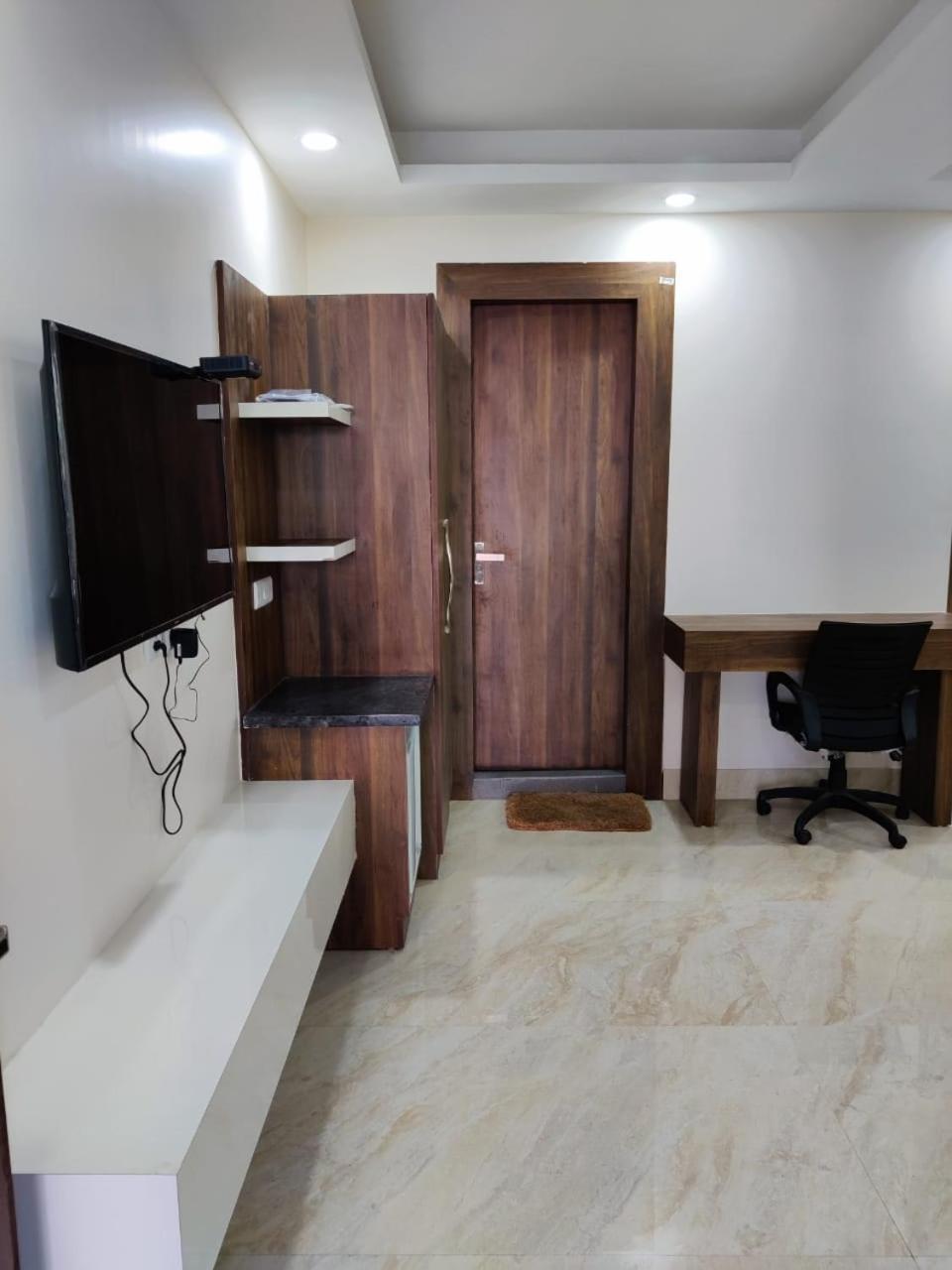 Hotel Maira Dehradun Bagian luar foto
