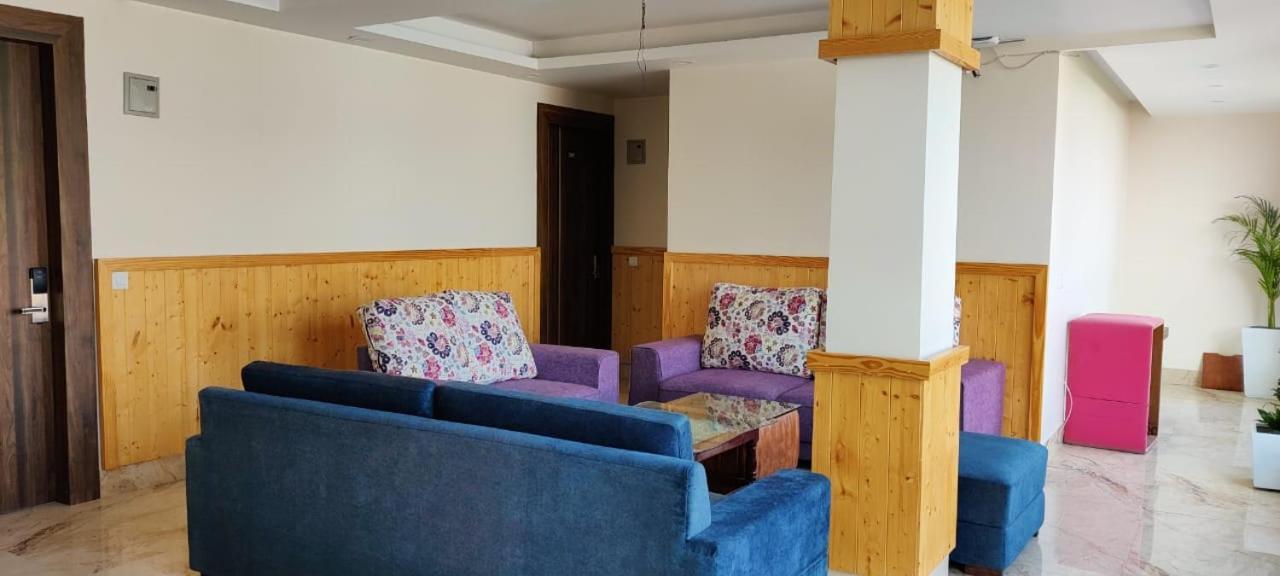 Hotel Maira Dehradun Bagian luar foto